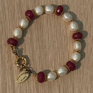 Bracelet: Baroque Pearls with Red Beads and Golden Details